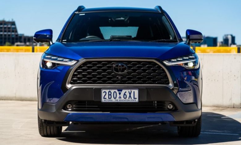 2025 Toyota Corolla Cross Atmos Hybrid بررسی AWD