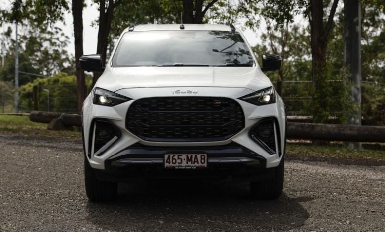 2025 بررسی Isuzu Mu-X-Terrain
