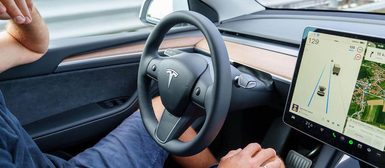 تسلا Autopilot