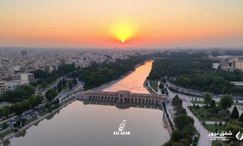 طلوع خورشید در پل خواجو اصفهان