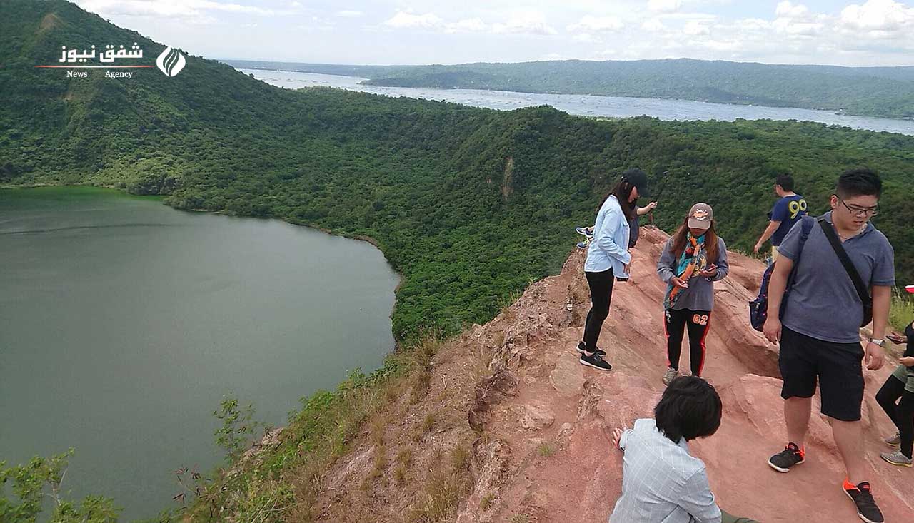 عکس Taal Lake